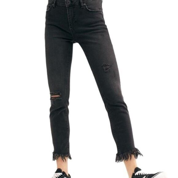 Free People Great Heights Frayed Skinny Jeans In Black Size 29 Waist - Picture 3 of 12